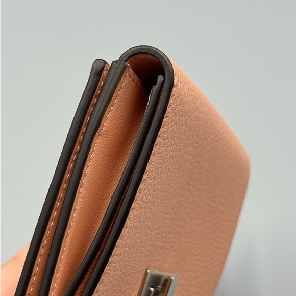 Fendi Peekaboo Leather Pink Bifold Wallet - Picture 7 of 16